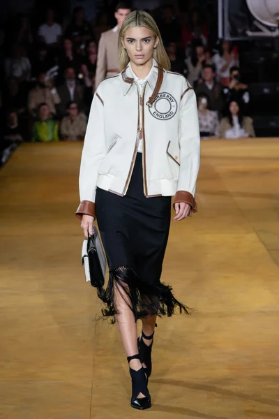 Look 3